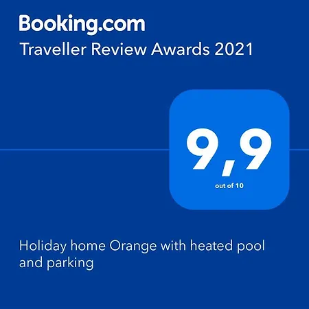 Orange With Heated Pool And Parking Ferienhaus Zadar