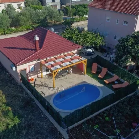 Orange With Heated Pool And Parking Ferienhaus *