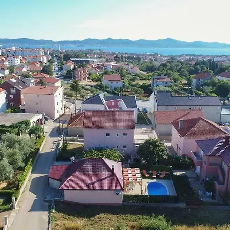 Ferienhaus Orange With Heated Pool And Parking Zadar