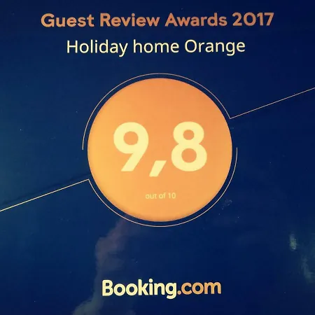 Orange With Heated Pool And Parking Ferienhaus