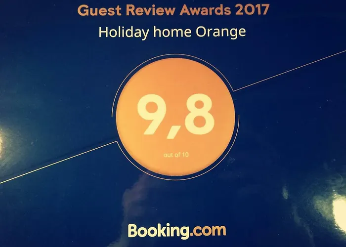 Orange With Heated Pool And Parking بيت للعطل