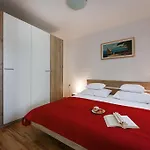 Orange With Heated Pool And Parking
