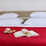 펜션 Orange With Heated Pool And Parking 자다르