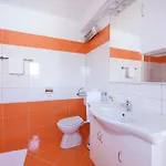 Orange With Heated Pool And Parking 펜션