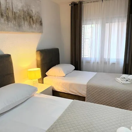 Orange Peaceful Retreat Ferienhaus Zadar