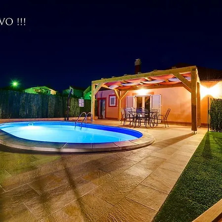 別荘 Orange With Heated Pool And Parking *