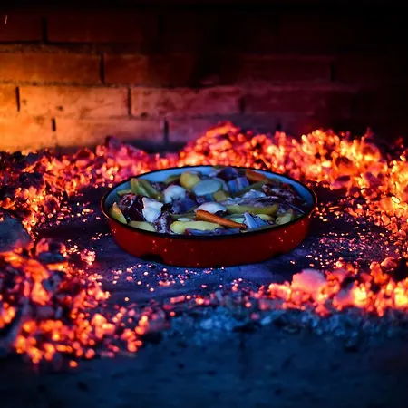 Orange With Heated Pool And Parking Dom wakacyjny