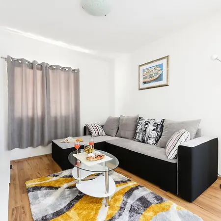 Dom wakacyjny Orange With Heated Pool And Parking Zadar