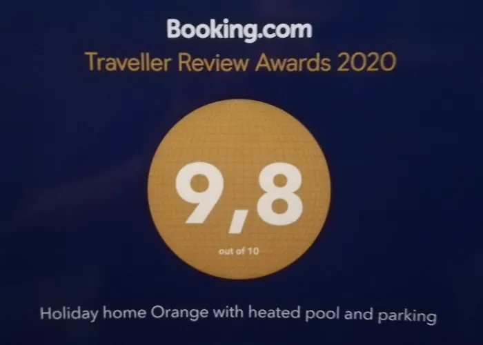 Nyaraló Orange With Heated Pool And Parking *