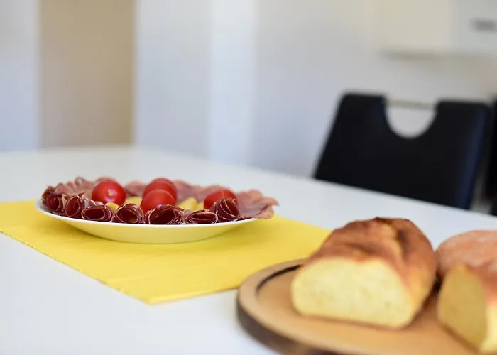 Orange With Heated Pool And Parking *