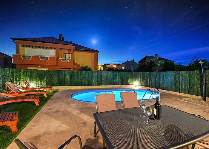 Orange With Heated Pool And Parking Casa vacanze *