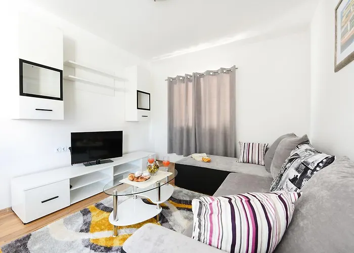 펜션 Orange With Heated Pool And Parking *