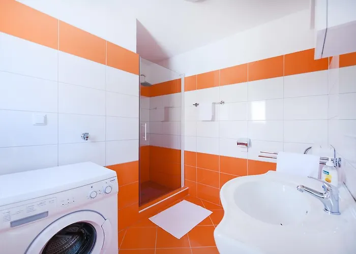 Casa vacanze Orange With Heated Pool And Parking *