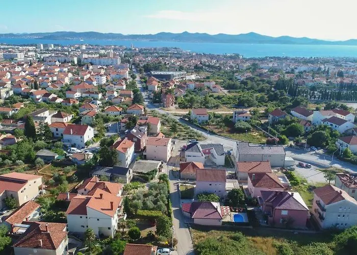 Orange With Heated Pool And Parking *